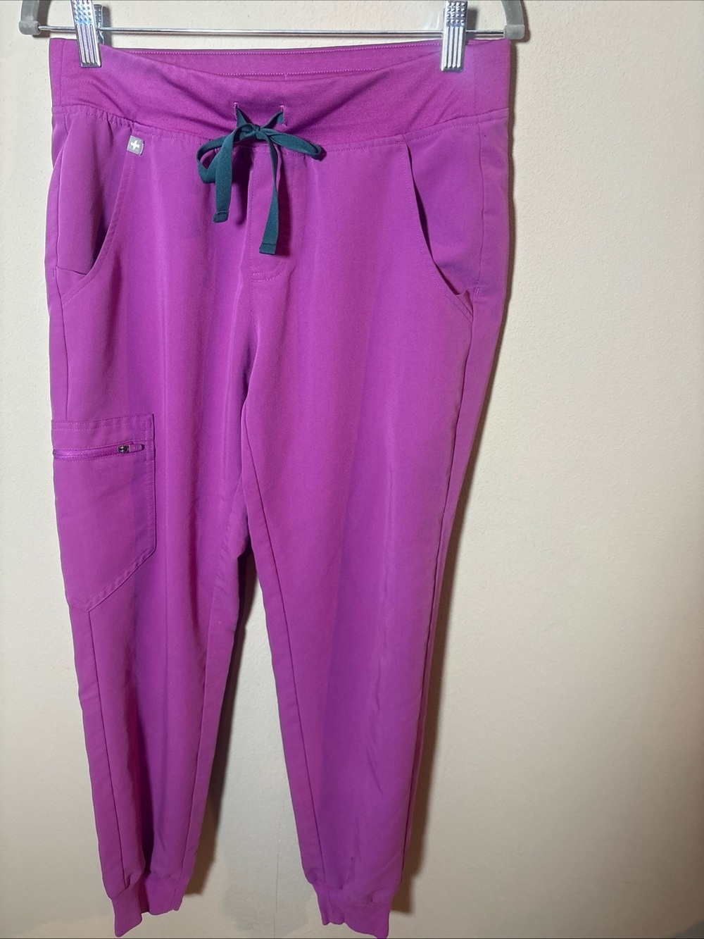FIGS Jogger Pants Pink Technical Collection Zamora Scrub Cargo Women’s Small